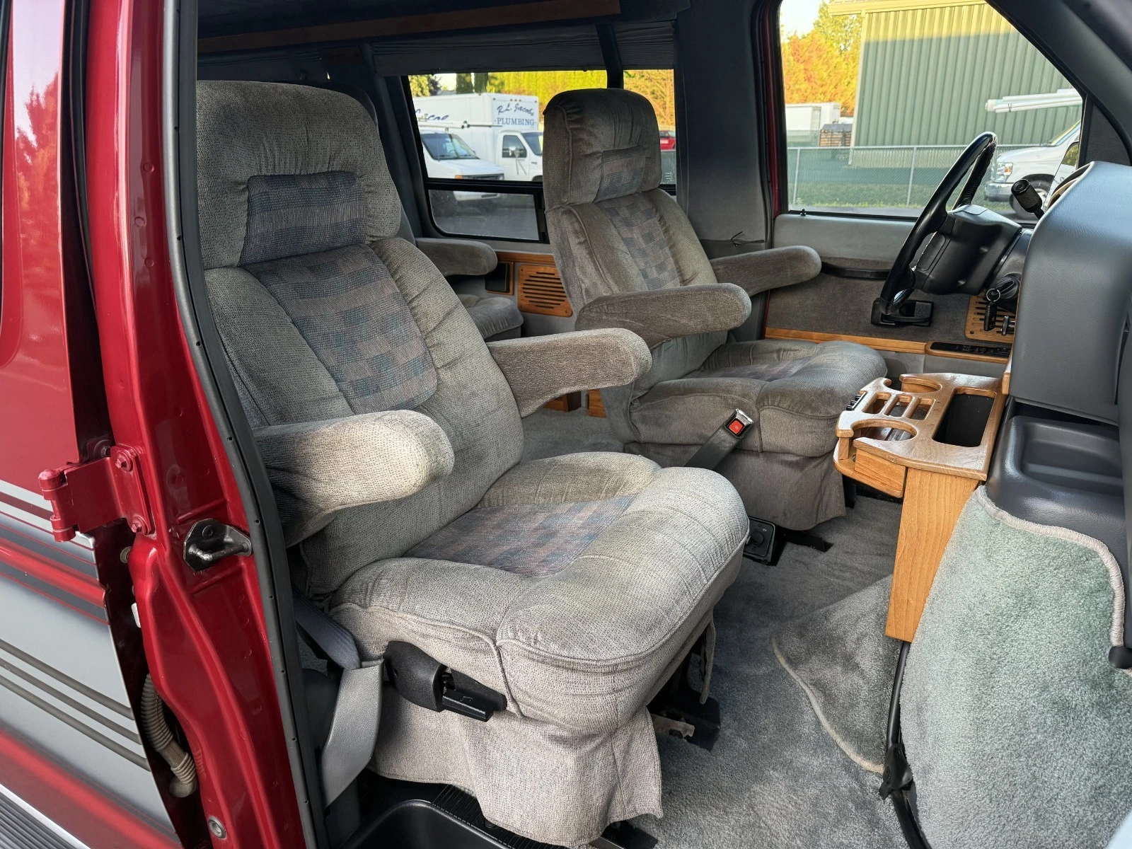 1996 Ford E-Series Van - Image 10