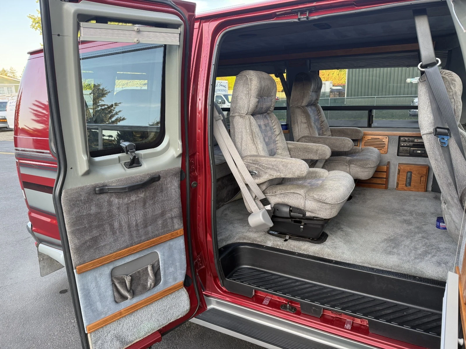 1996 Ford E-Series Van - Image 12