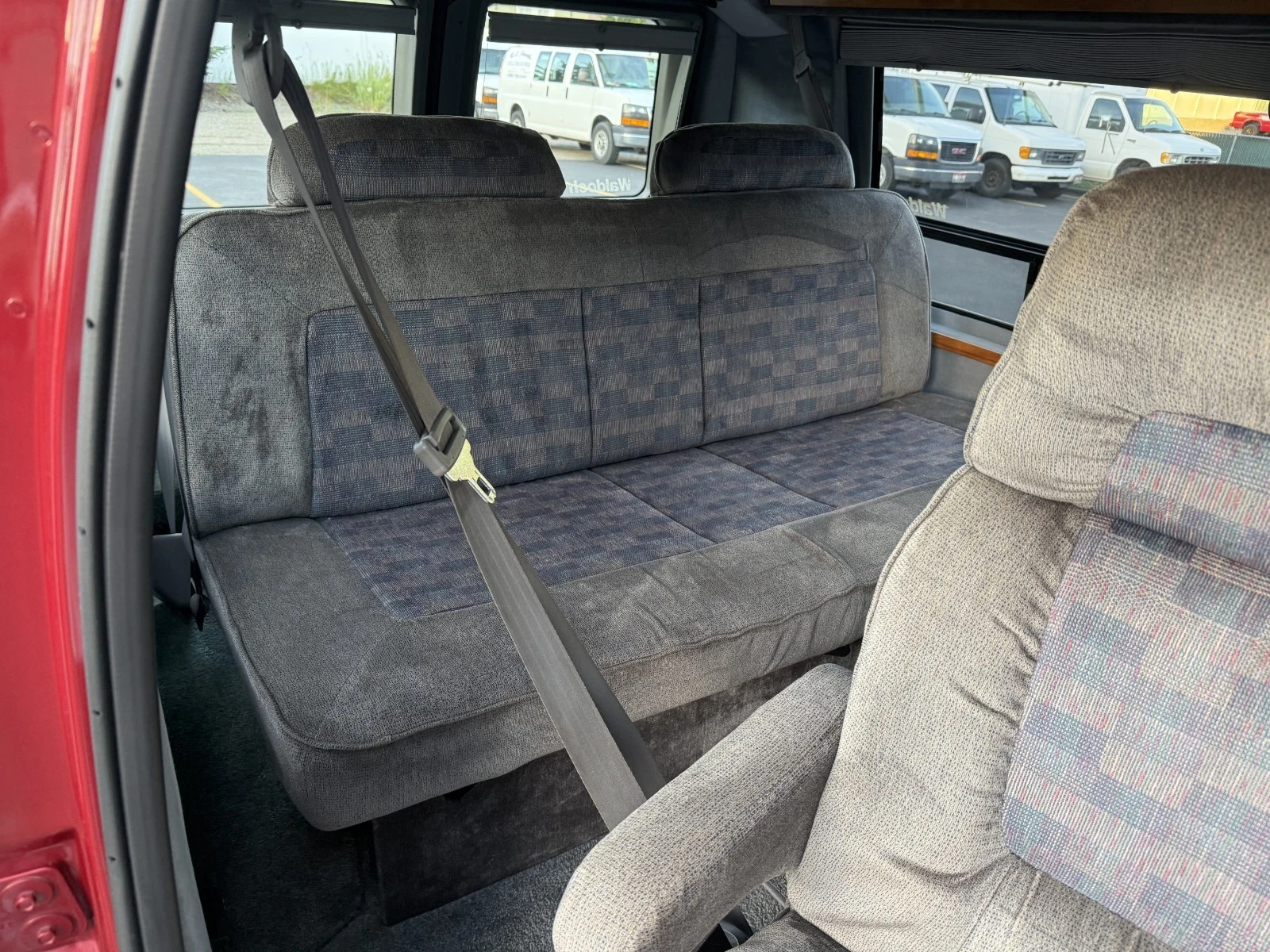 1996 Ford E-Series Van - Image 13