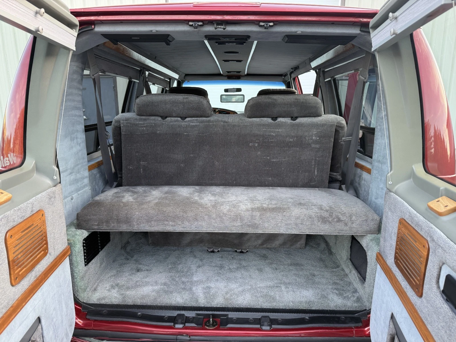 1996 Ford E-Series Van - Image 16