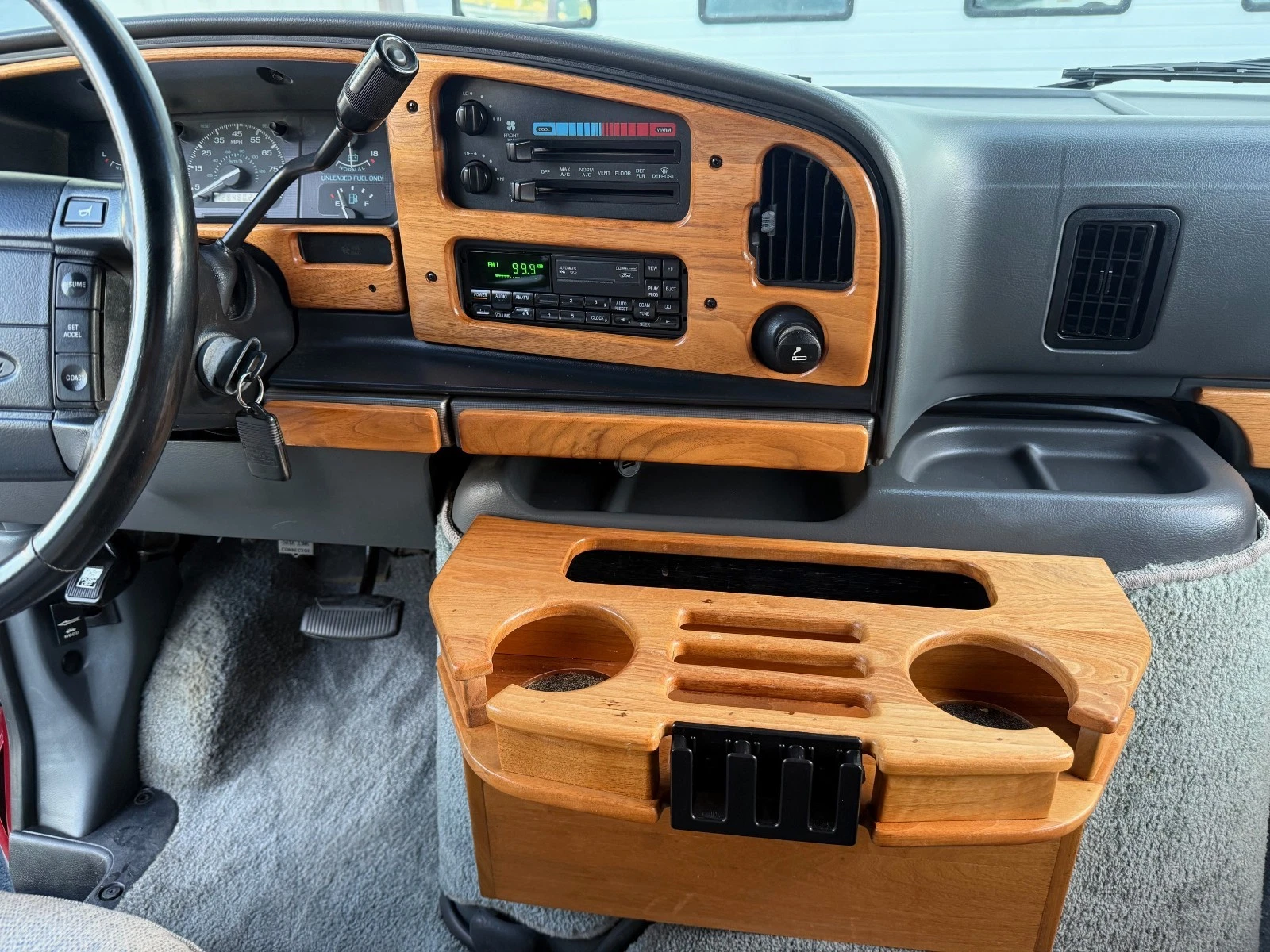 1996 Ford E-Series Van - Image 18