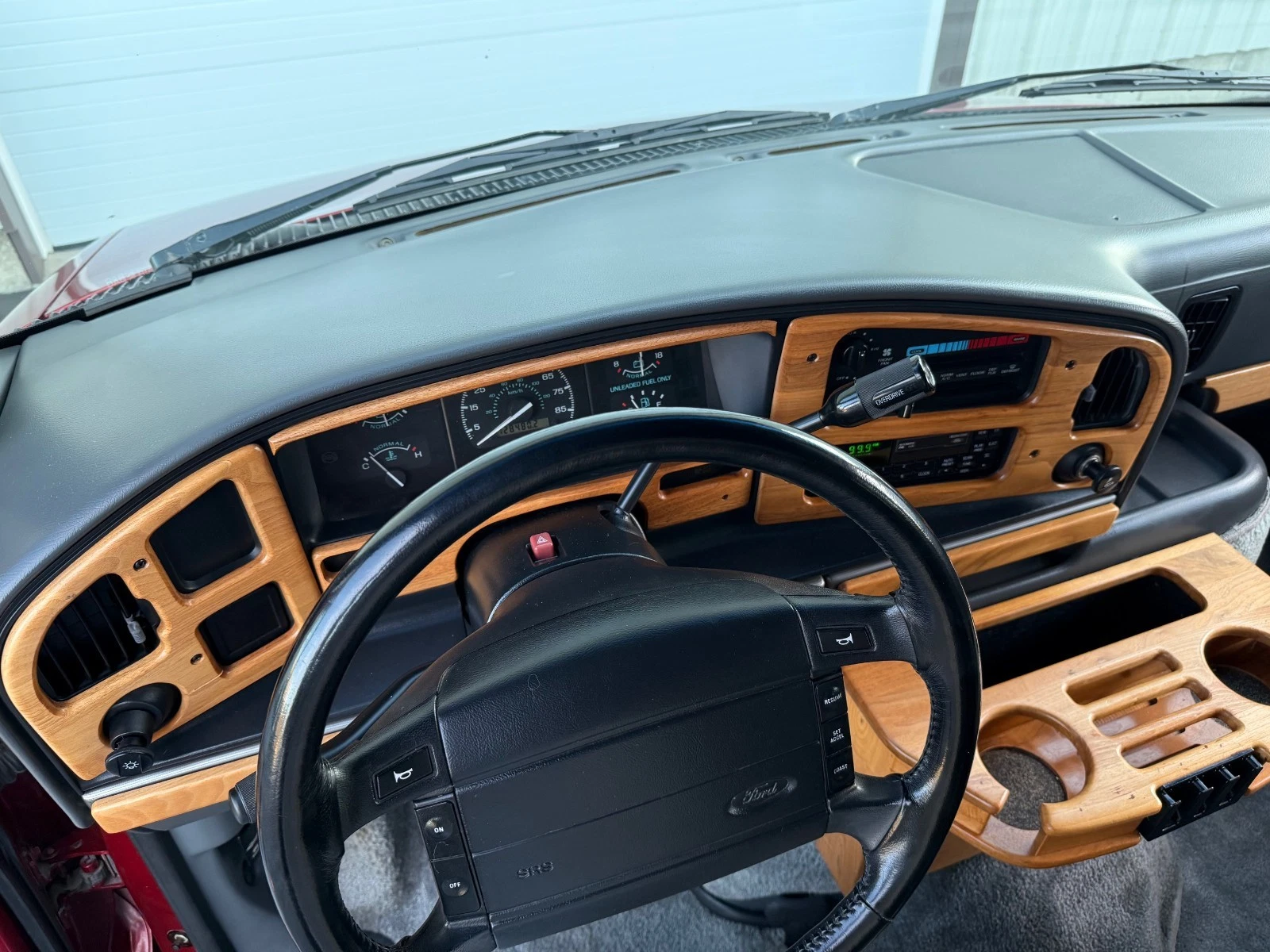 1996 Ford E-Series Van - Image 19