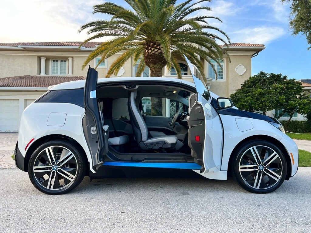 2015 BMW i3 W/ RANGE EXTENDER - Image 2