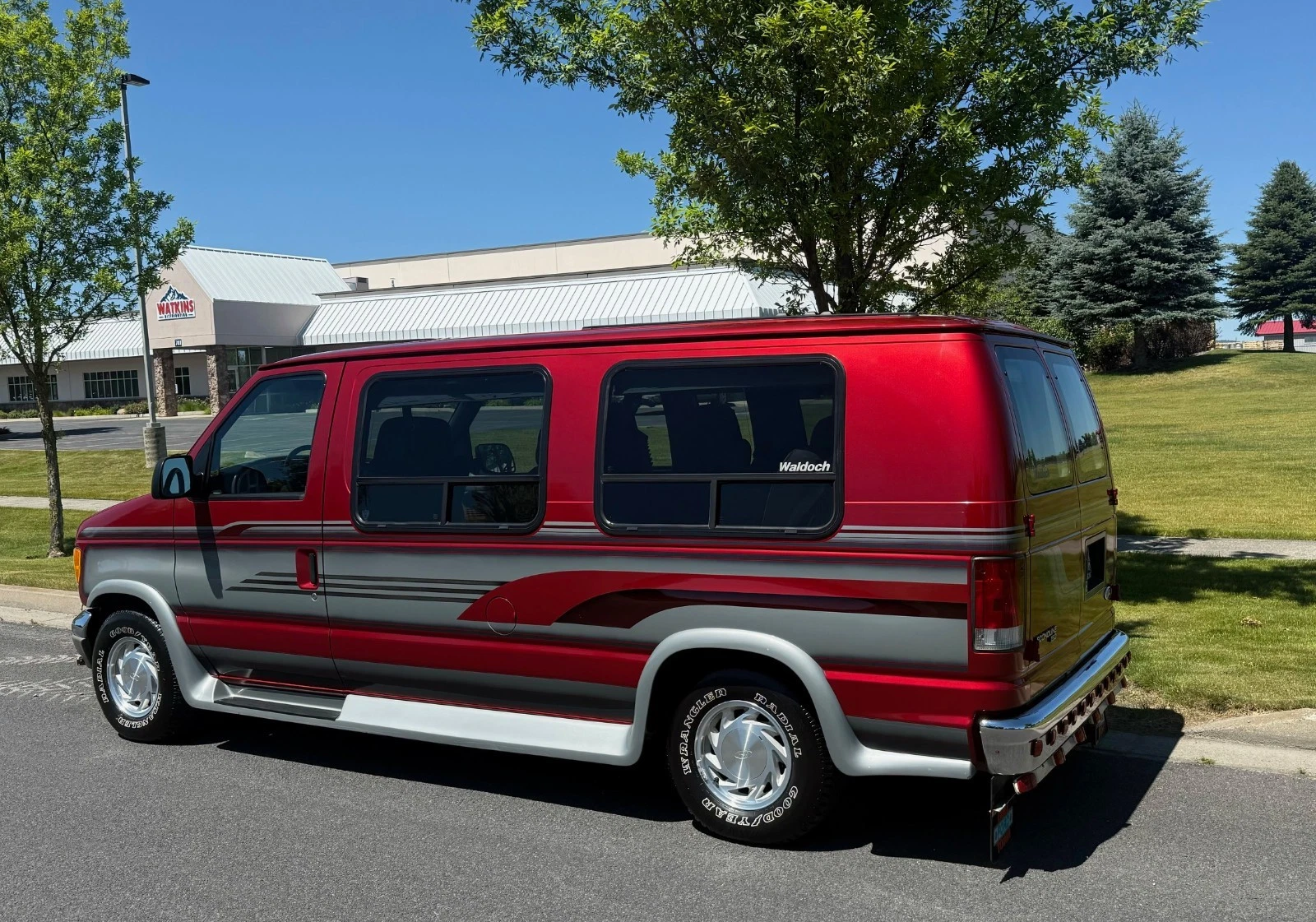 1996 Ford E-Series Van - Image 3