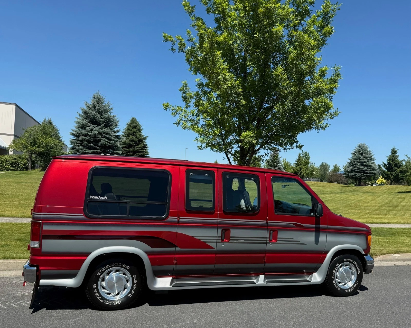 1996 Ford E-Series Van - Image 5