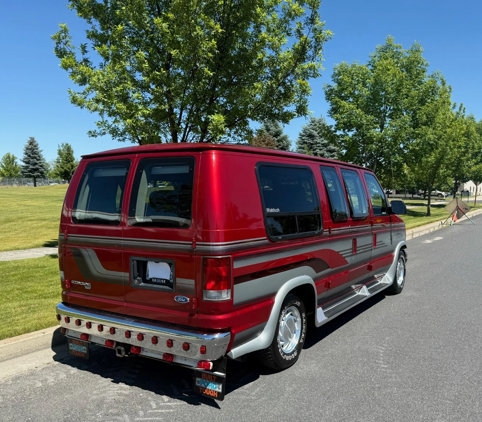 1996 Ford E-Series Van - Image 7